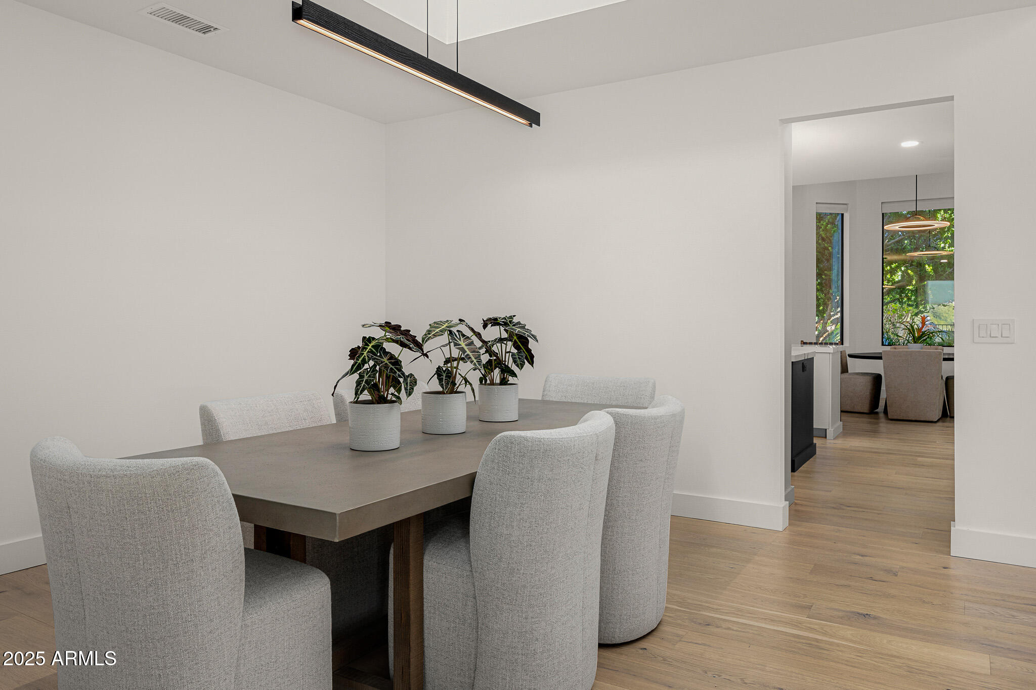 10041 North 52nd Place Paradise Valley, AZ 85253 - Photo 9 of 31 dining