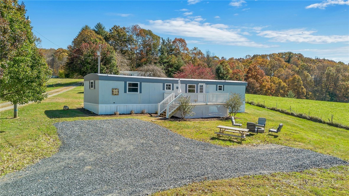 986 Wagoner Access Road Jefferson, NC 28640 - Photo 1 of 23