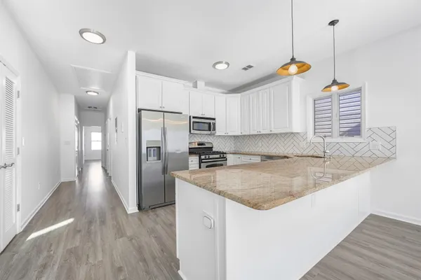 $3,800 | 62 Hutton Street, Unit 2, Jersey City, NJ 07307