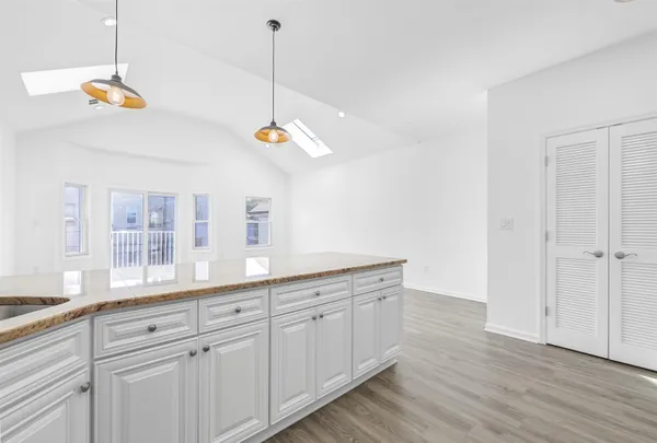 $3,800 | 62 Hutton Street, Unit 2, Jersey City, NJ 07307