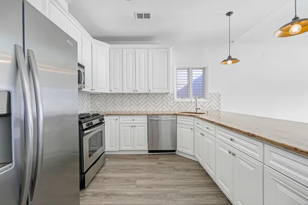$3,800 | 62 Hutton Street, Unit 2, Jersey City, NJ 07307