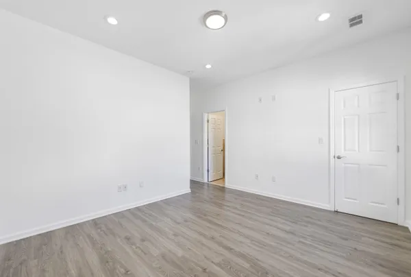$3,800 | 62 Hutton Street, Unit 2, Jersey City, NJ 07307