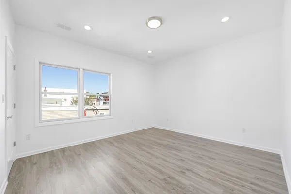 $3,800 | 62 Hutton Street, Unit 2, Jersey City, NJ 07307