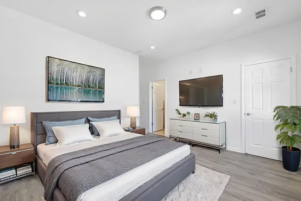 $3,800 | 62 Hutton Street, Unit 2, Jersey City, NJ 07307