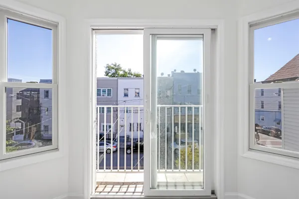 $3,800 | 62 Hutton Street, Unit 2, Jersey City, NJ 07307