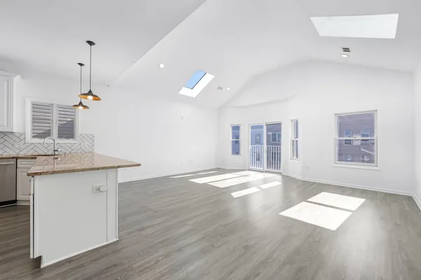 $3,800 | 62 Hutton Street, Unit 2, Jersey City, NJ 07307