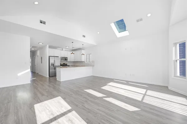 $3,800 | 62 Hutton Street, Unit 2, Jersey City, NJ 07307