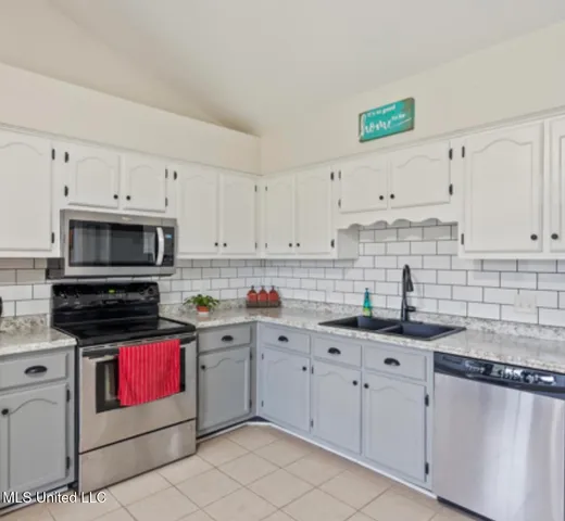 $219,000 | 106 Peach Tree Drive, Senatobia, MS 38668