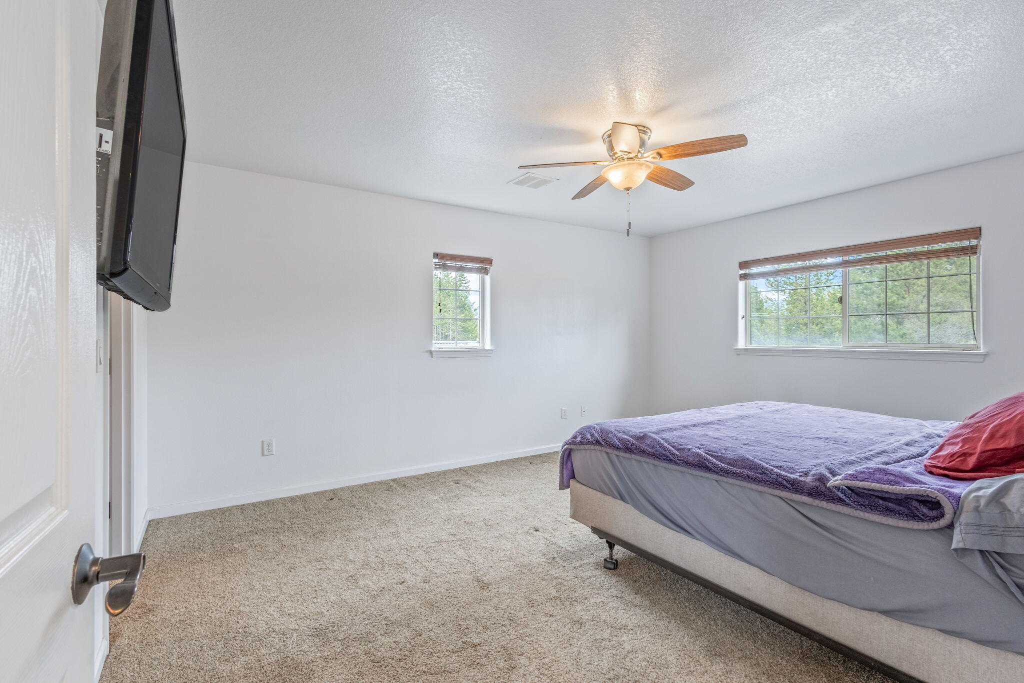 145046 Ringo Court La Pine, OR 97739 - Photo 16 of 37 Primary 2