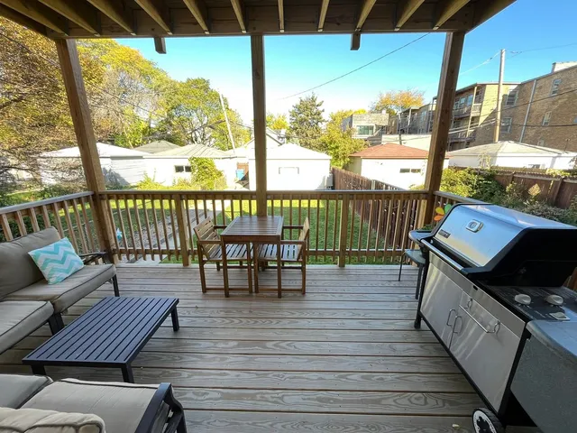 $2,600 | 2548 West Argyle Street, Unit 1, Chicago, IL 60625