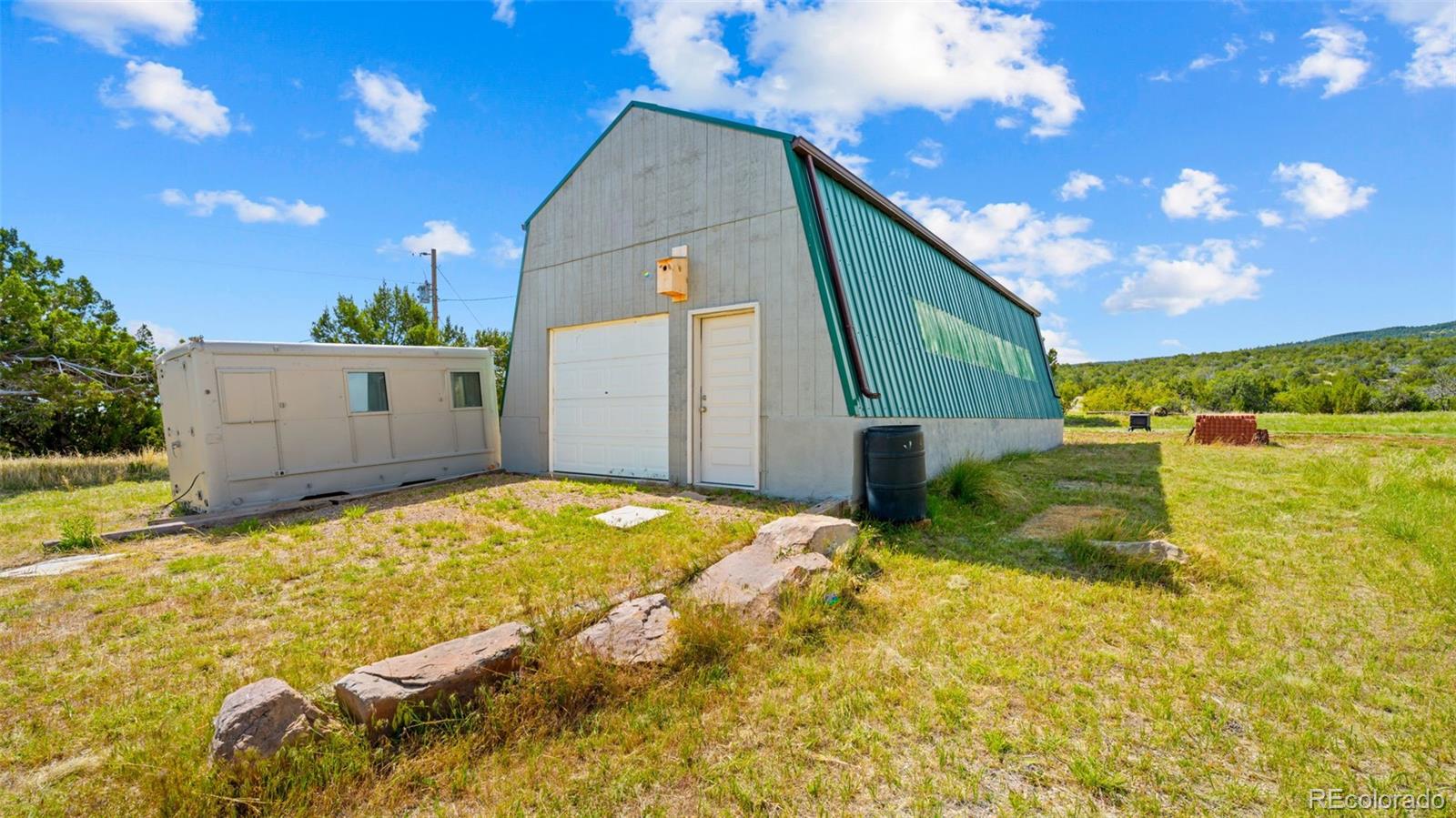 2904 Siloam Road Pueblo, CO 81005 - Photo 19 of 34 a view of a backyard