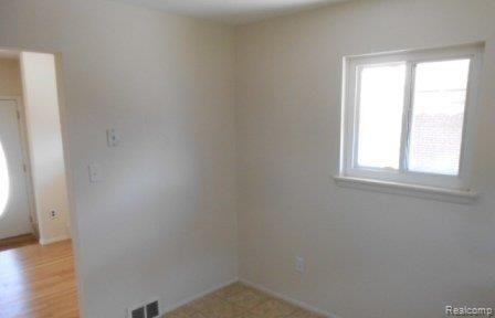 18102 Davidson Road Fraser, MI 48026 - Photo 11 of 11 DSCN8148.JPG