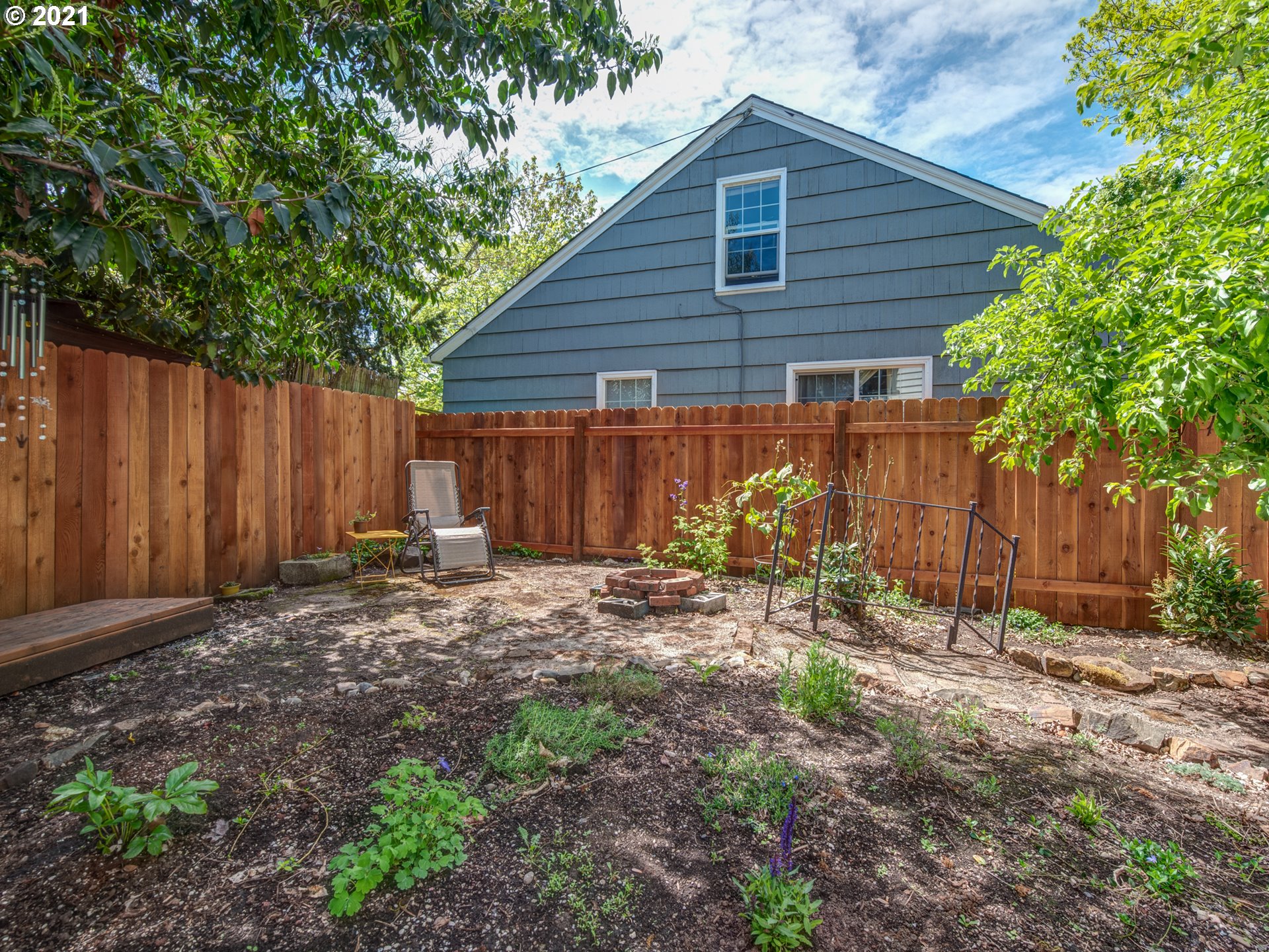 663 D Street Springfield, OR 97477 - Photo 22 of 25