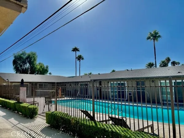 $2,395 | 685 East Vista Chino, Unit A, Palm Springs, CA 92262