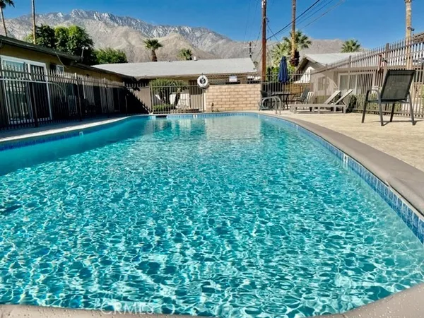 $2,395 | 685 East Vista Chino, Unit A, Palm Springs, CA 92262