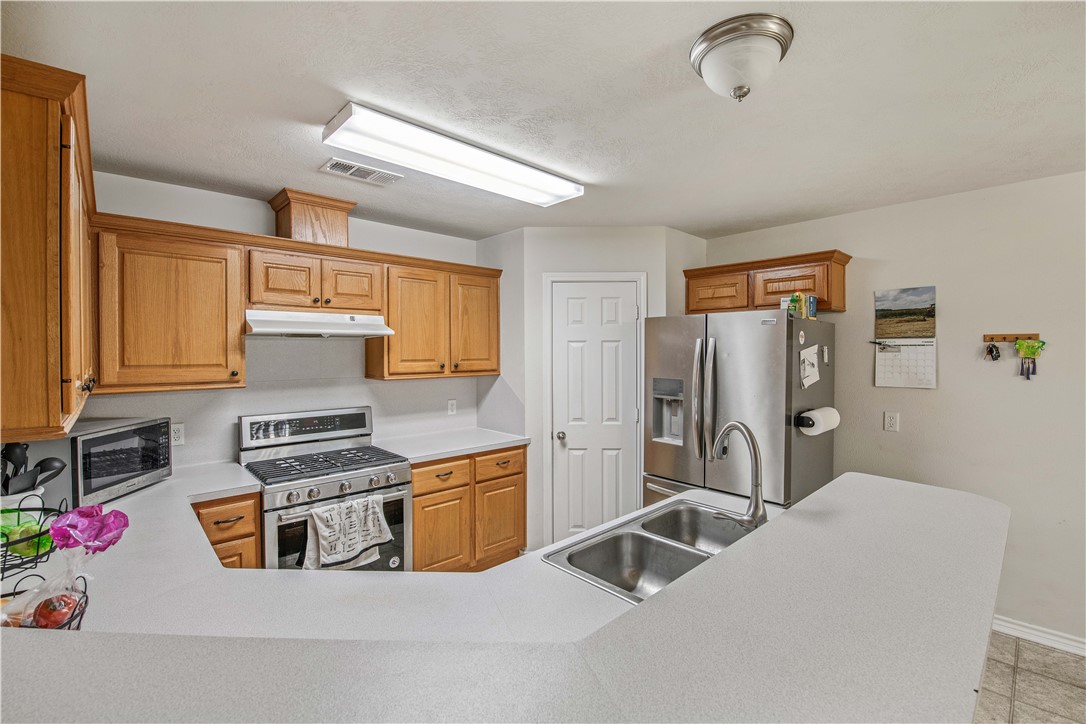 1453 Fincastle Loop College Station, TX 77845 - Photo 5 of 21