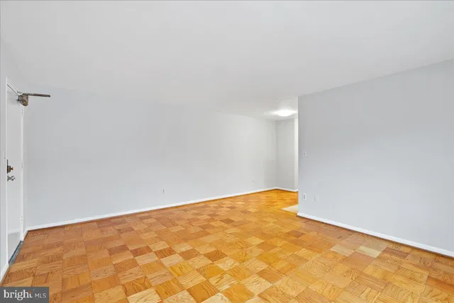 $1,900 | 945 North Barton Street, Unit 204, Arlington, VA 22201