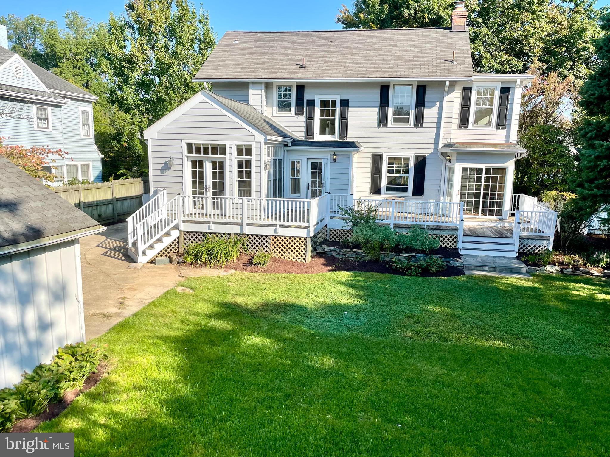 3906 Aspen Street Chevy Chase, MD 20815 - Photo 3 of 43 8400 sq.ft. of fabulous space- southern exposure!