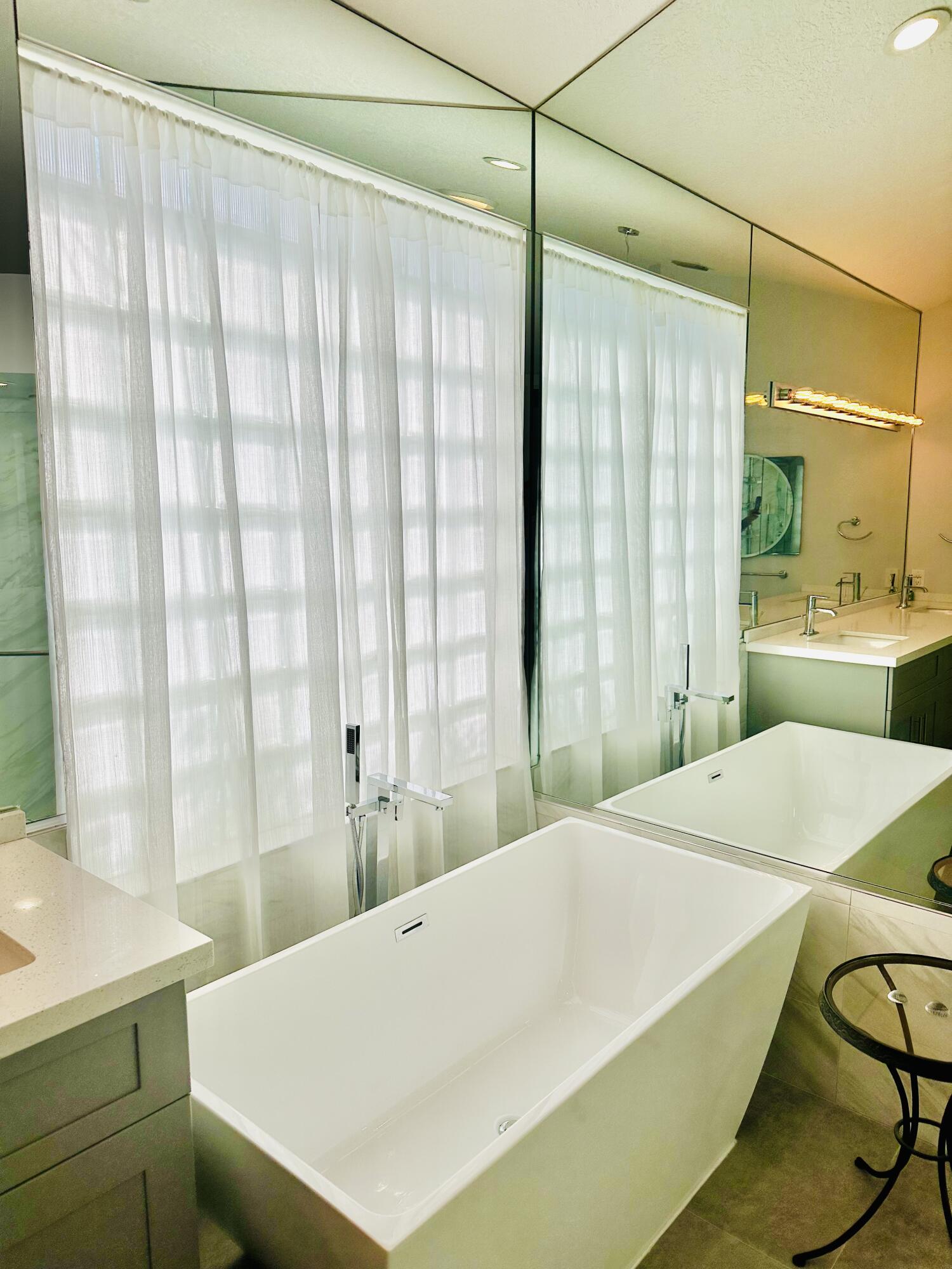 17204 Hampton Boulevard Boca Raton, FL 33496 - Photo 56 of 175 Roman Tub
