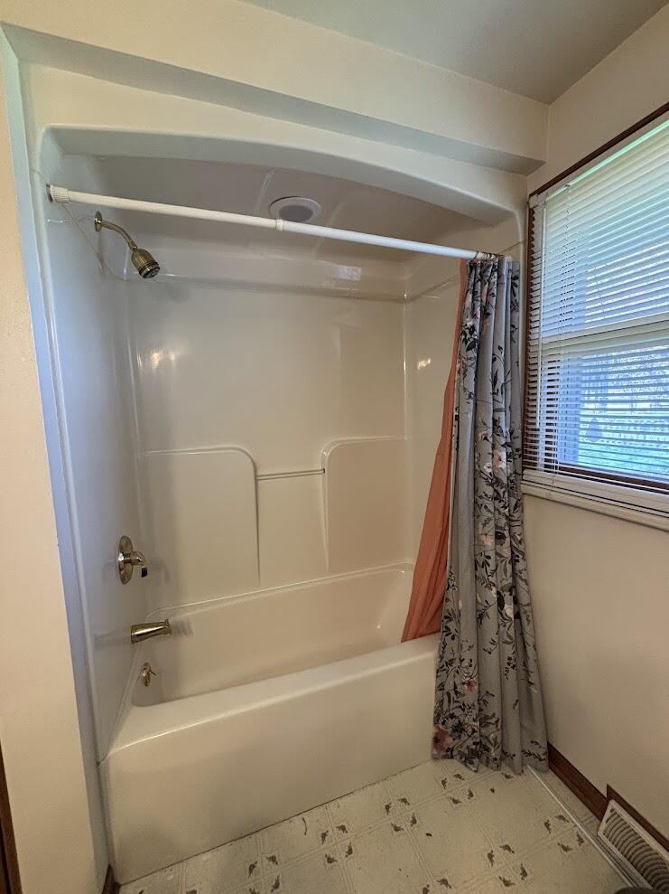 4302 East Park Ridge Lane Sheboygan, WI 53083 - Photo 8 of 10 8) 70450-69eed27b7b5b0