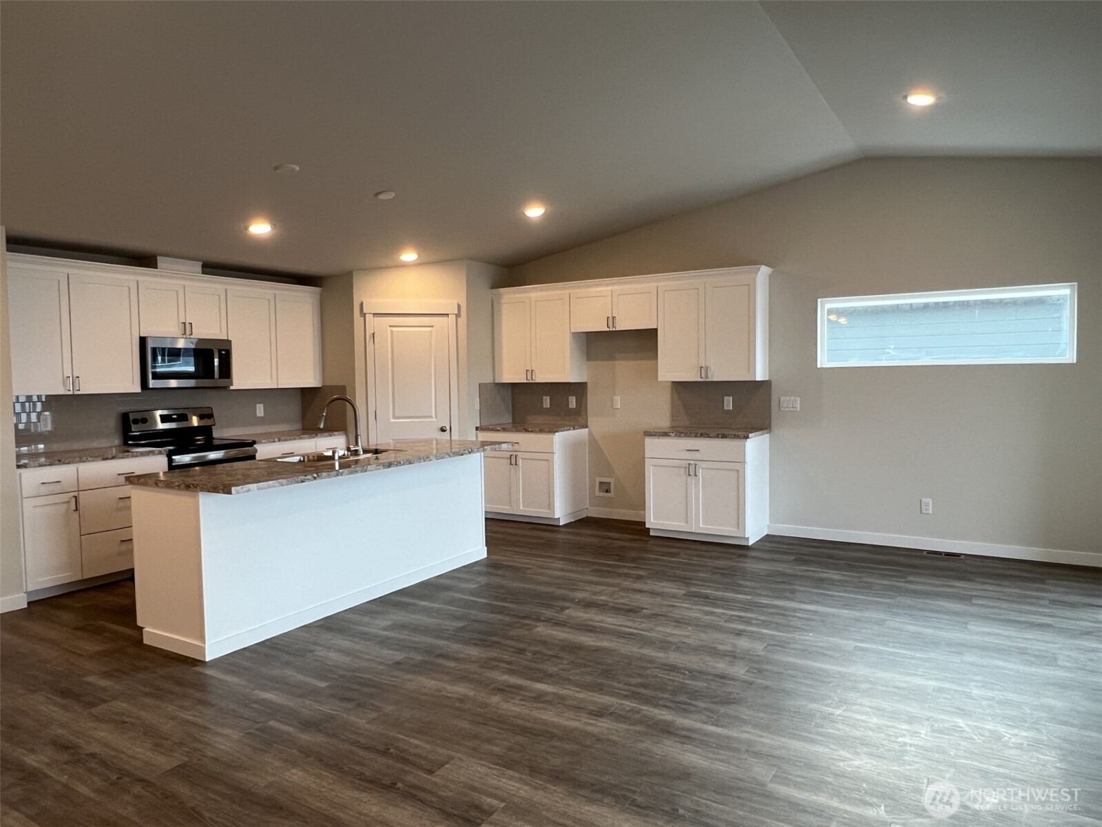 506 North Ruddy Street Moses Lake, WA 98837 - Photo 5 of 9 Gallery Image 5