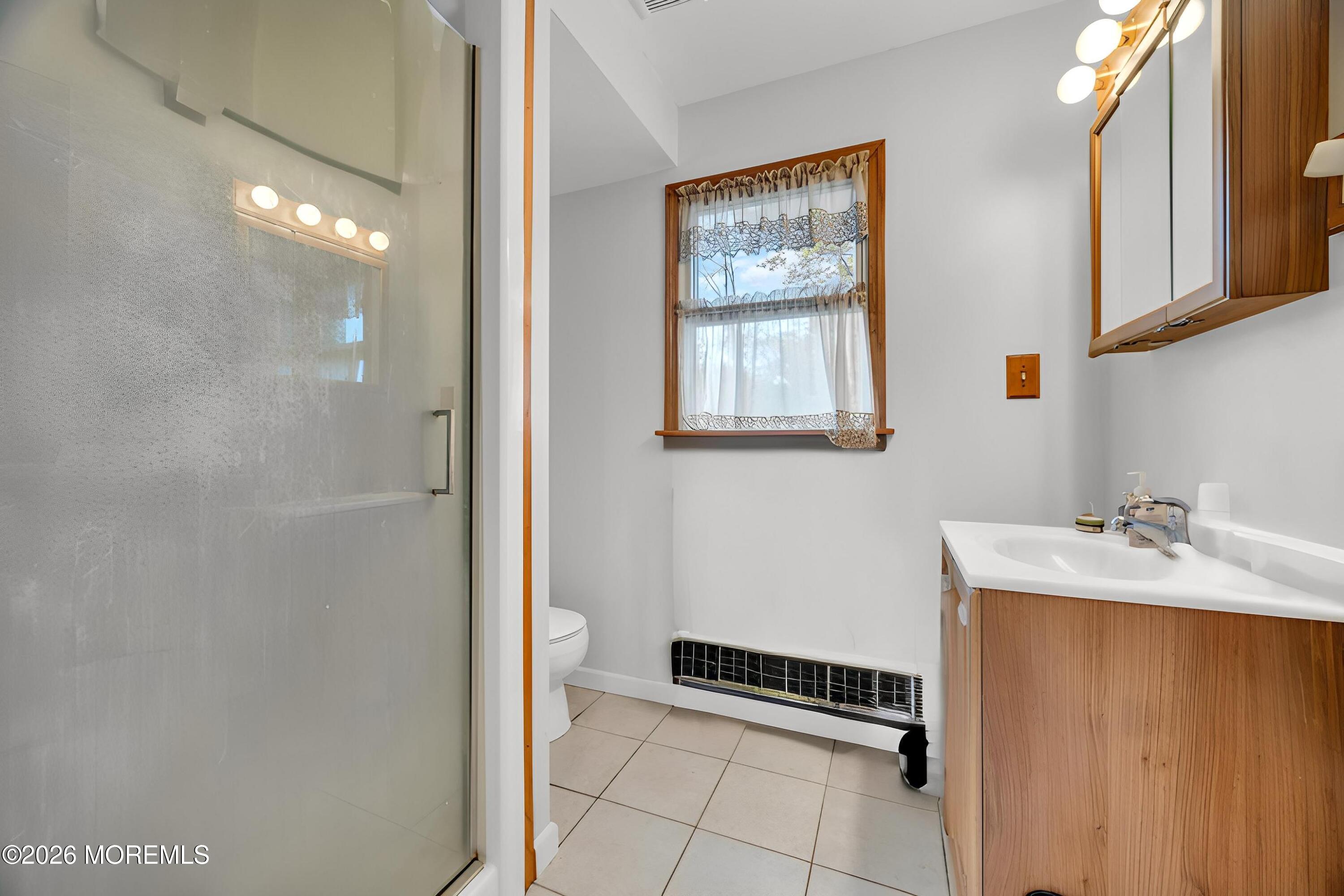 19 Shetland Road East Brunswick, NJ 08816 - Photo 16 of 35 27-web-or-mls-2M1A0463 - Furniture remov
