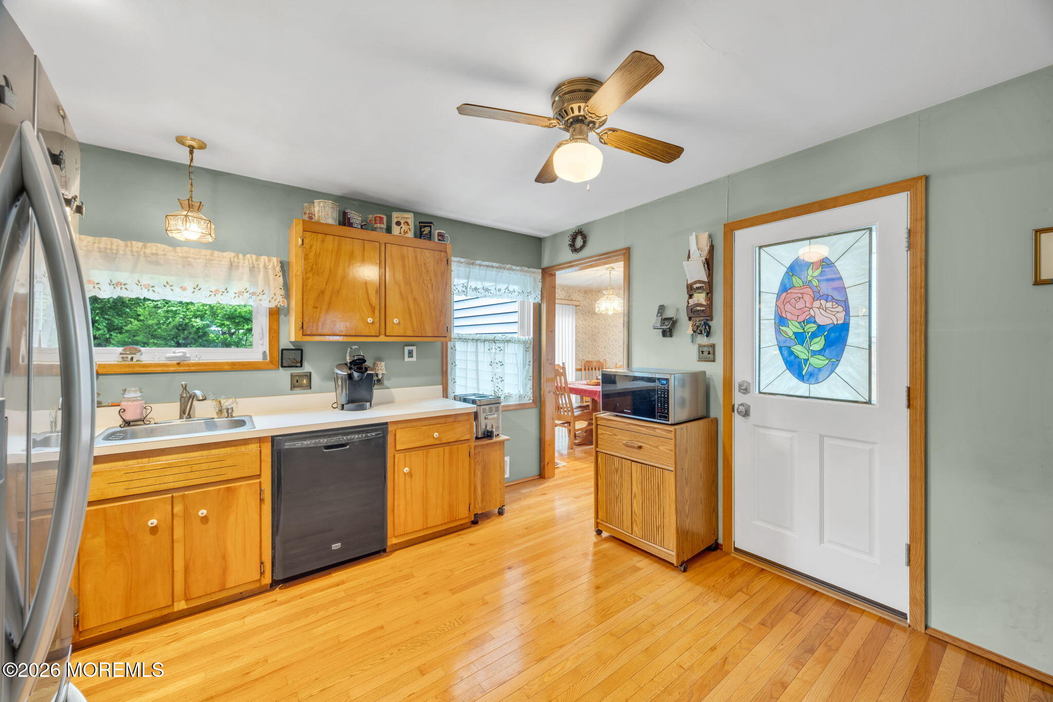 19 Shetland Road East Brunswick, NJ 08816 - Photo 5 of 35 18-web-or-mls-2M1A0418