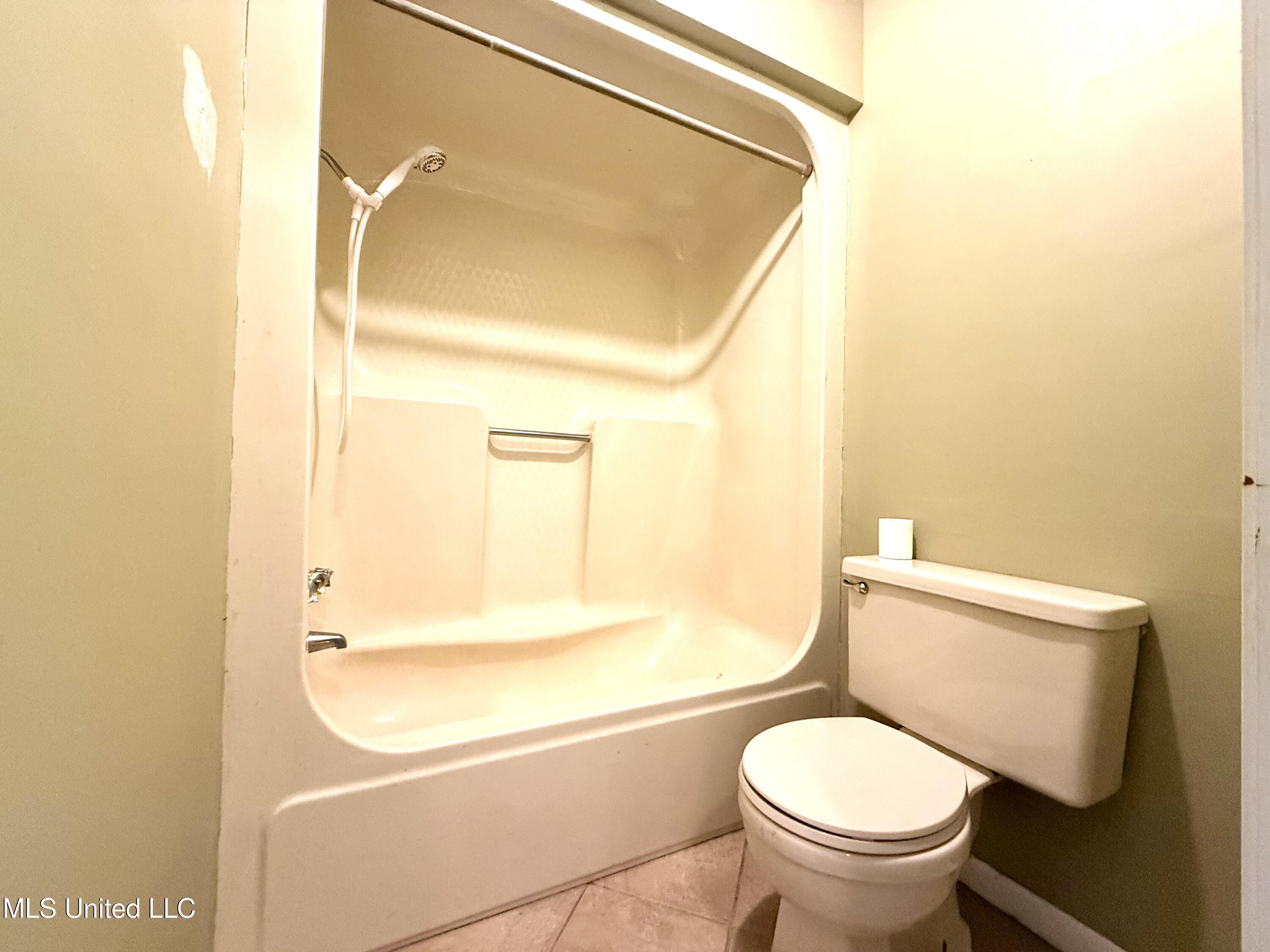 1301 Third Avenue Picayune, MS 39466 - Photo 20 of 55 IMG_8666