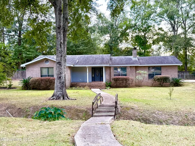 $179,999 | 1301 Third Avenue, Picayune, MS 39466