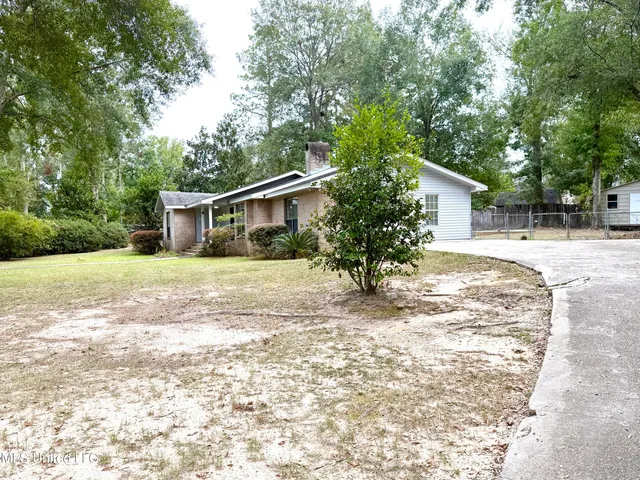 $179,999 | 1301 Third Avenue, Picayune, MS 39466