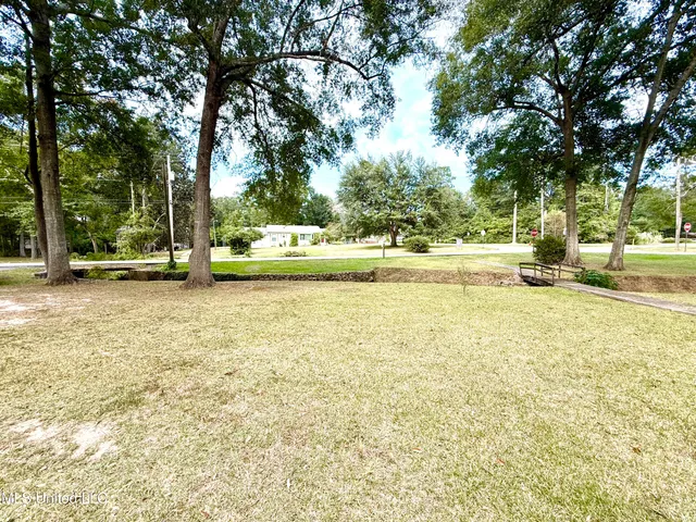 $179,999 | 1301 Third Avenue, Picayune, MS 39466