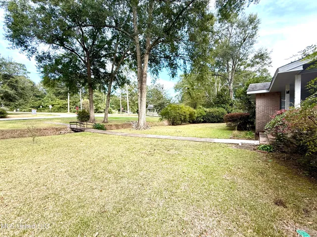 $179,999 | 1301 Third Avenue, Picayune, MS 39466