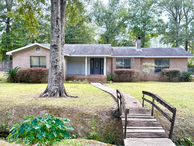 $179,999 | 1301 Third Avenue, Picayune, MS 39466