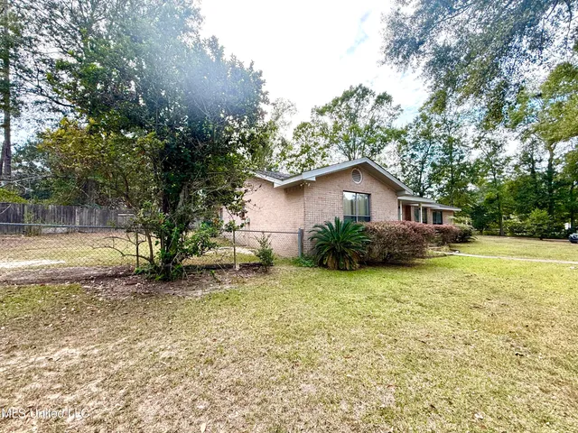 $179,999 | 1301 Third Avenue, Picayune, MS 39466