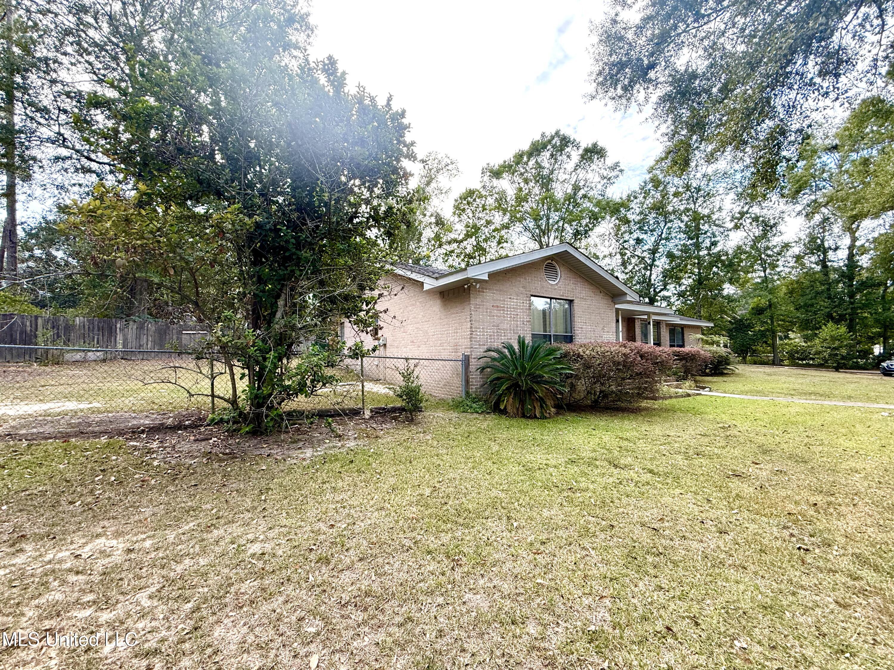 1301 Third Avenue Picayune, MS 39466 - Photo 51 of 55 IMG_8645