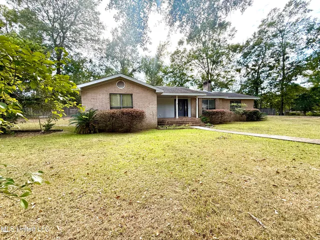 $179,999 | 1301 Third Avenue, Picayune, MS 39466