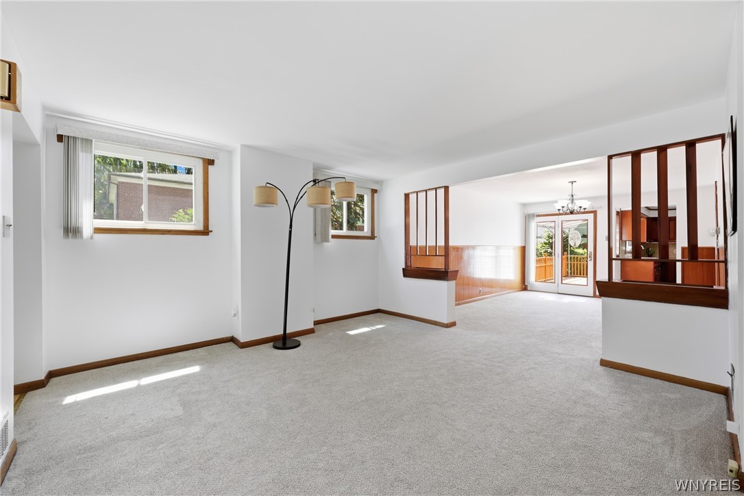 176 15th Street Buffalo, NY 14213 - Photo 5 of 36 Living Room