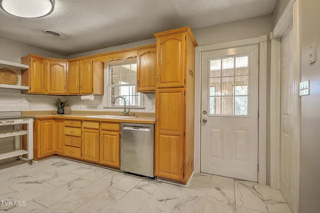 $500,000 | 1009 Muddy Creek Road, Piney Flats, TN 37686