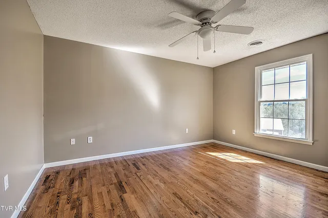 $500,000 | 1009 Muddy Creek Road, Piney Flats, TN 37686