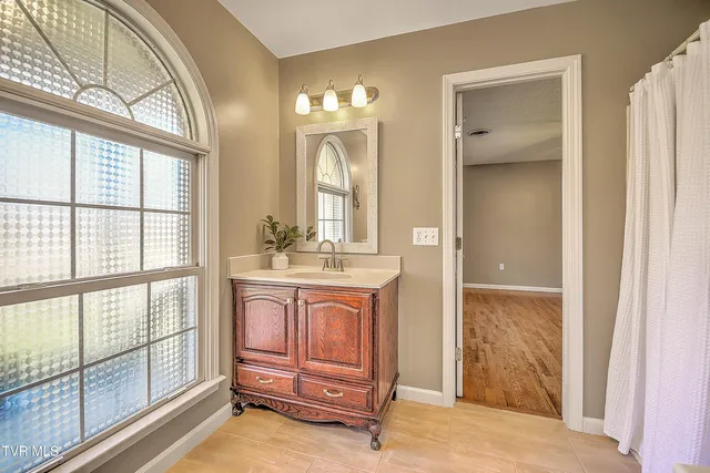 $500,000 | 1009 Muddy Creek Road, Piney Flats, TN 37686