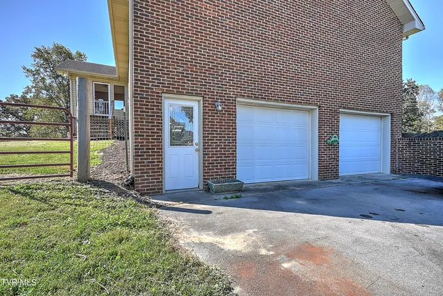 $500,000 | 1009 Muddy Creek Road, Piney Flats, TN 37686