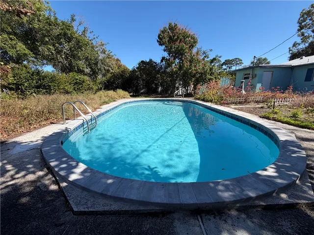 $374,900 | 45 1st Court Southwest, Vero Beach, FL 32962