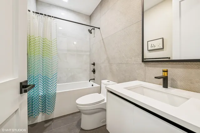 $4,900 | 2149 West Belmont Avenue, Unit 2E, Chicago, IL 60618