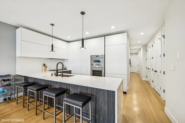 $4,900 | 2149 West Belmont Avenue, Unit 2E, Chicago, IL 60618