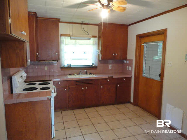 366 South Summit Street Fairhope, AL 36532 - Photo 12 of 17 Kitchen