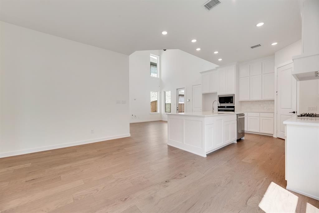 729 Isabel Street Celina, TX 75009 - Photo 7 of 40