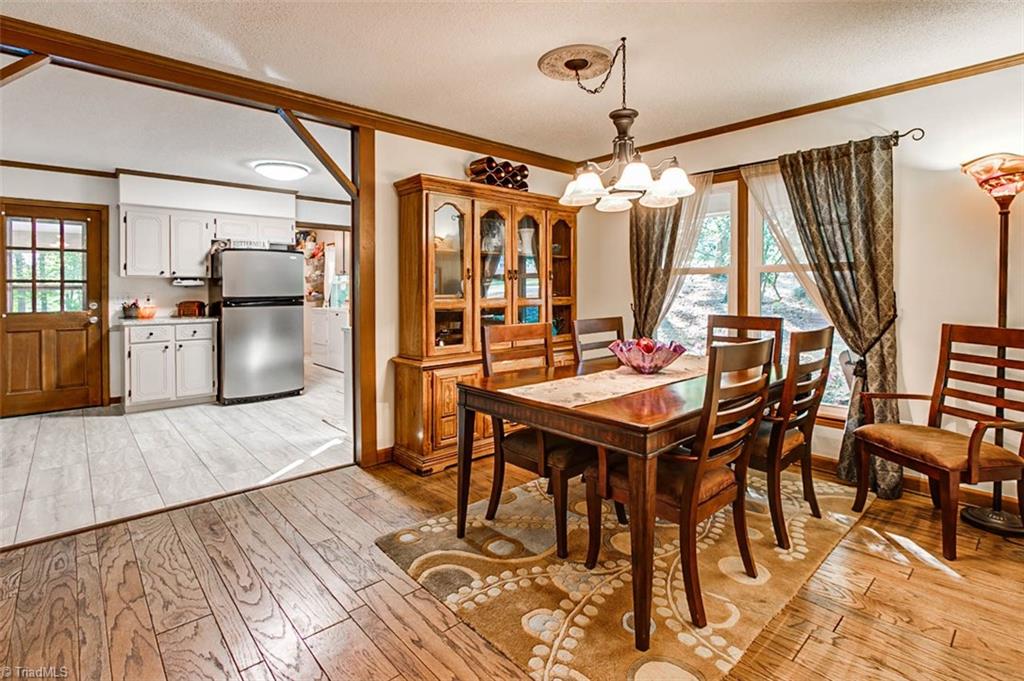 614 Inwood Road Asheboro, NC 27205 - Photo 11 of 33 Dining room