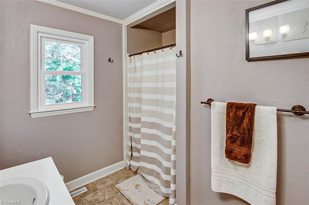 614 Inwood Road Asheboro, NC 27205 - Photo 16 of 33 Master bath, shower