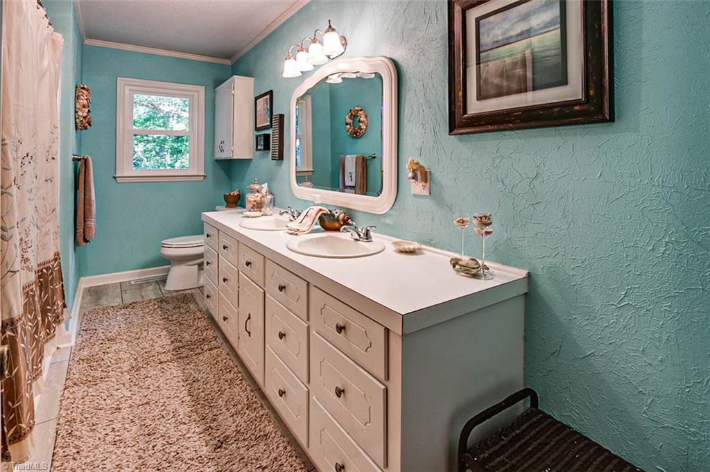 614 Inwood Road Asheboro, NC 27205 - Photo 18 of 33 Hall bath, double vanity