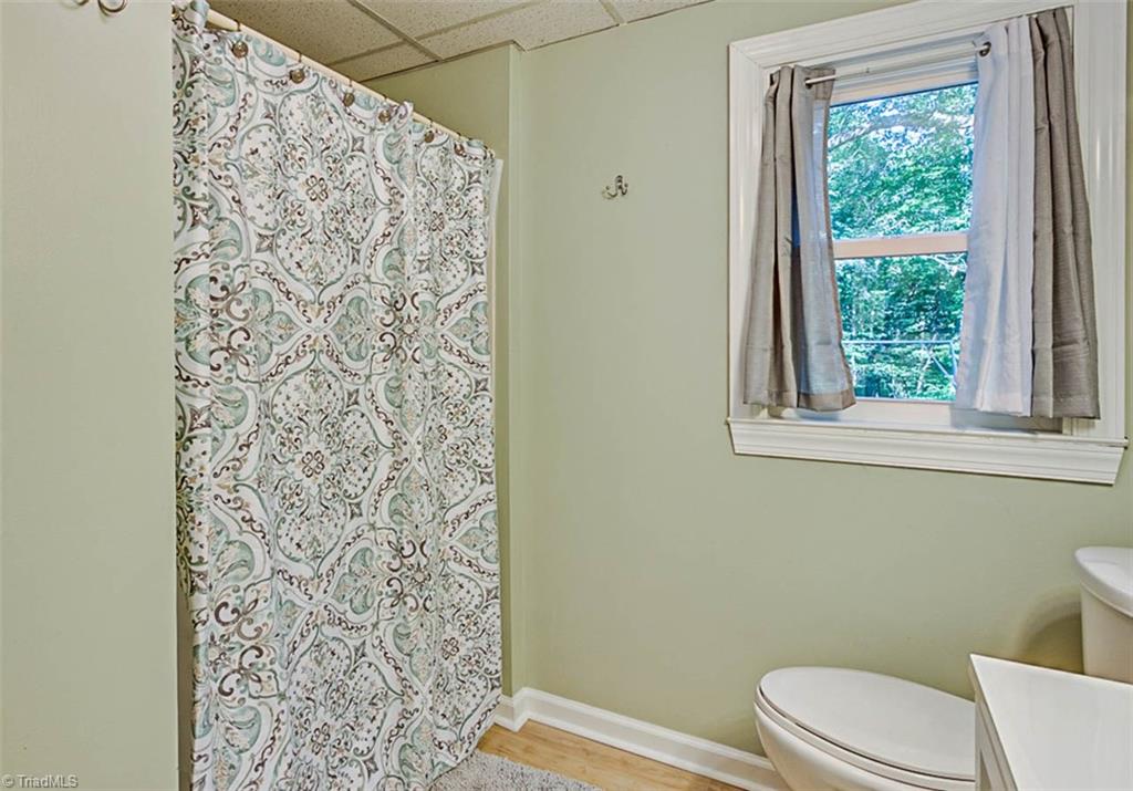 614 Inwood Road Asheboro, NC 27205 - Photo 27 of 33 Basement full bath, shower
